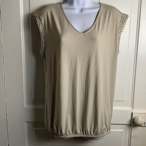 New Directions V-neck Top with Elastic at Waist Size M